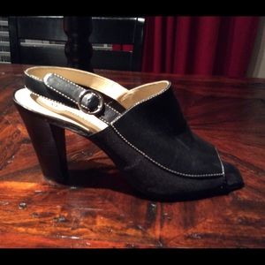 Anne Klein Black Peep toe sling backs